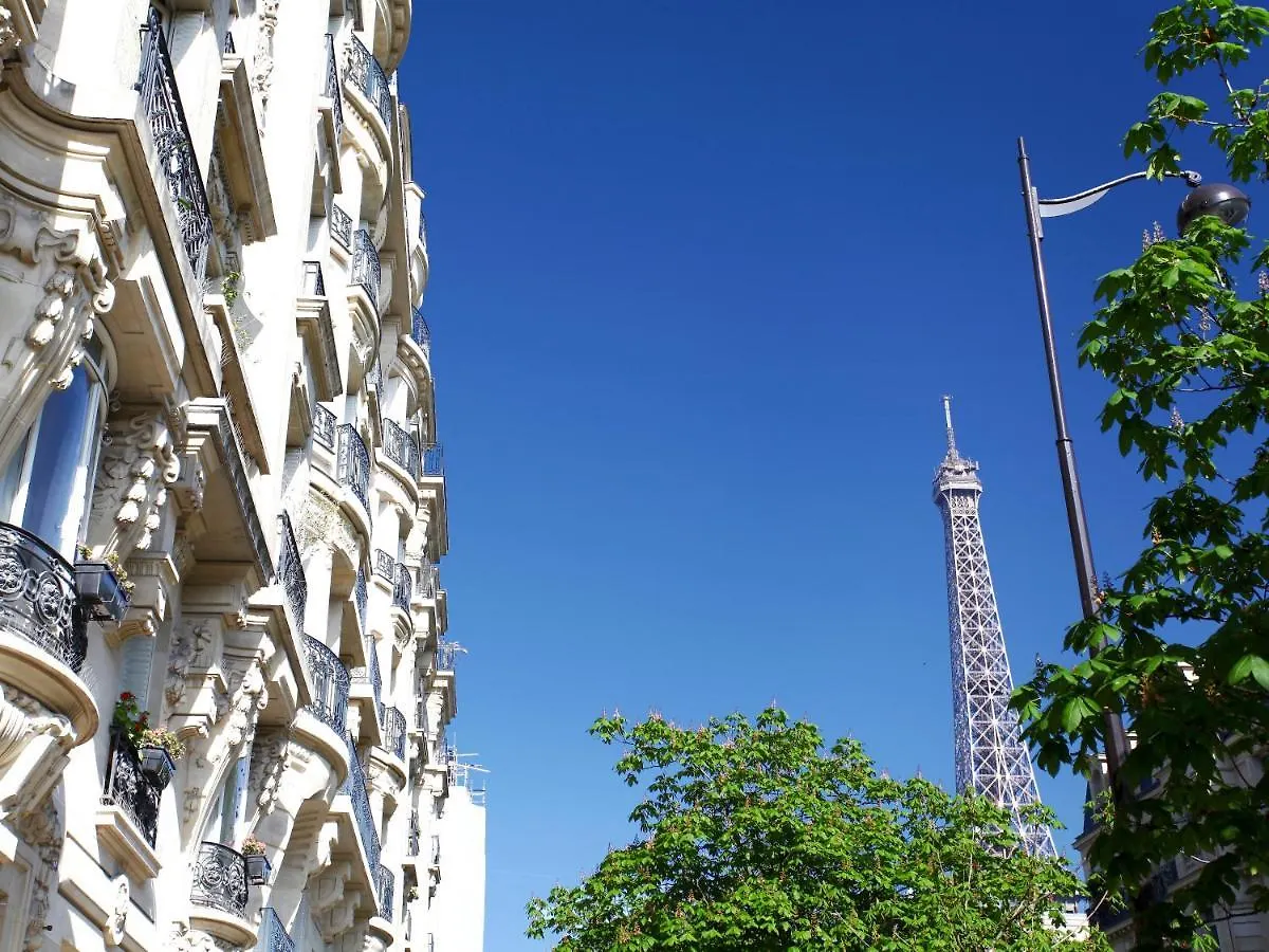 Apartment Outstanding 2 Bedrooms With A Terrific Eiffel Tower View Paris