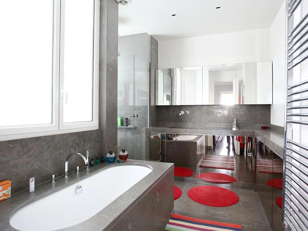 Outstanding 2 Bedrooms With A Terrific Eiffel Tower View Paris